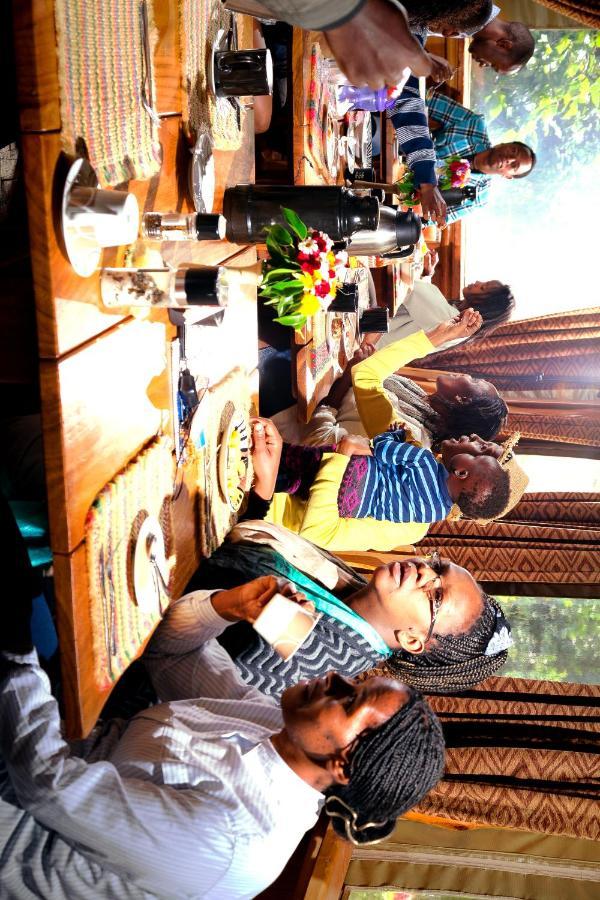 Rhino Watch Safarilodge Mweiga Luaran gambar