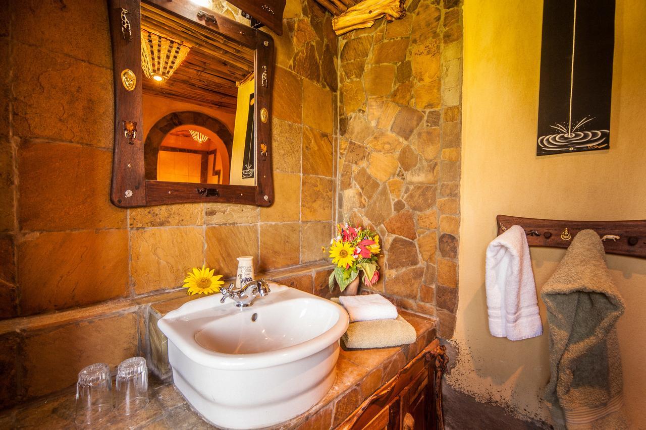 Rhino Watch Safarilodge Mweiga Bilik gambar